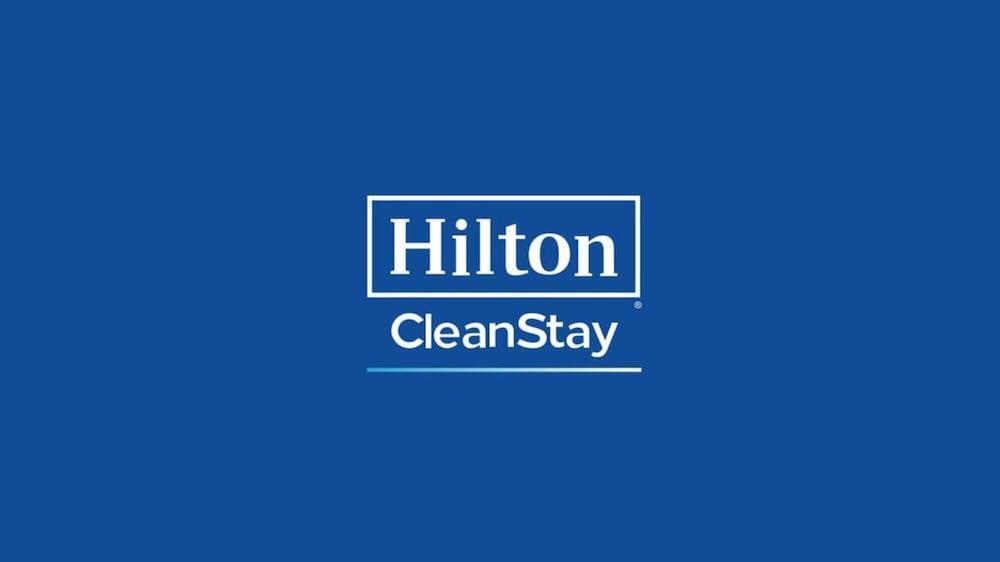 Doubletree By Hilton Doha - Al Sadd Hotel Luaran gambar Hilton CleanStay logo