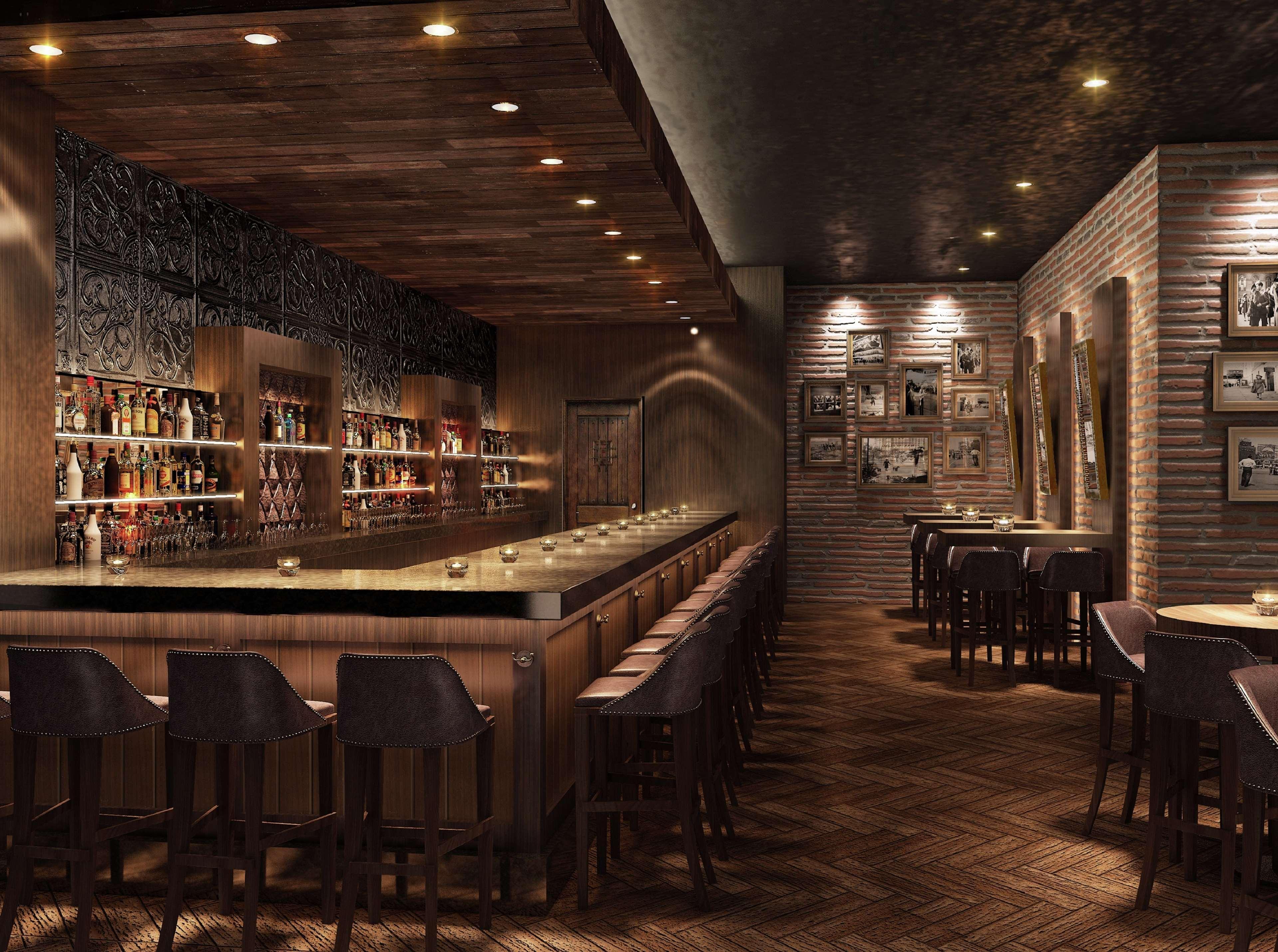 Doubletree By Hilton Doha - Al Sadd Hotel Luaran gambar The interior of the bar