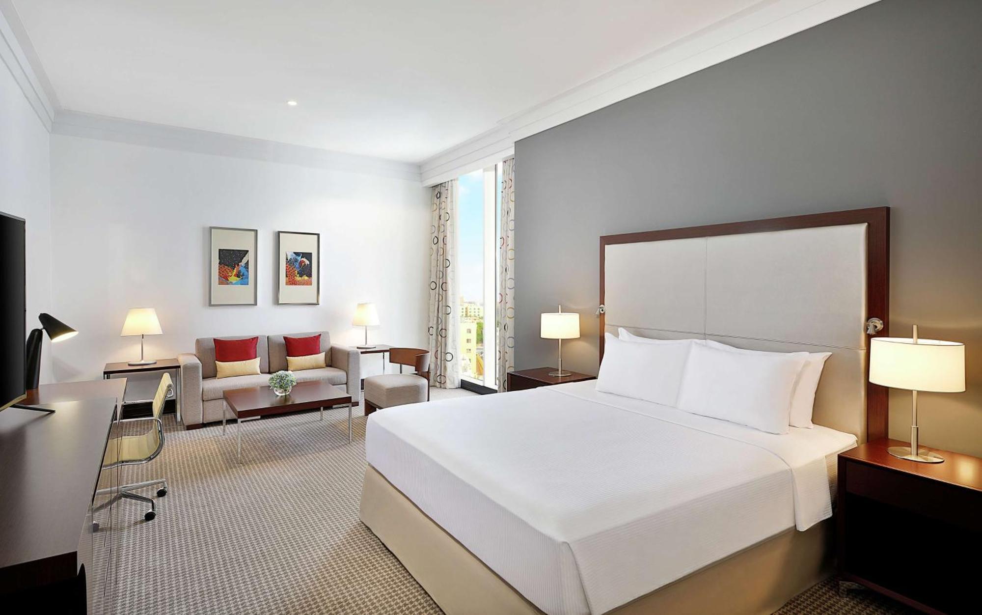 Doubletree By Hilton Doha - Al Sadd Hotel Luaran gambar A room at the hotel