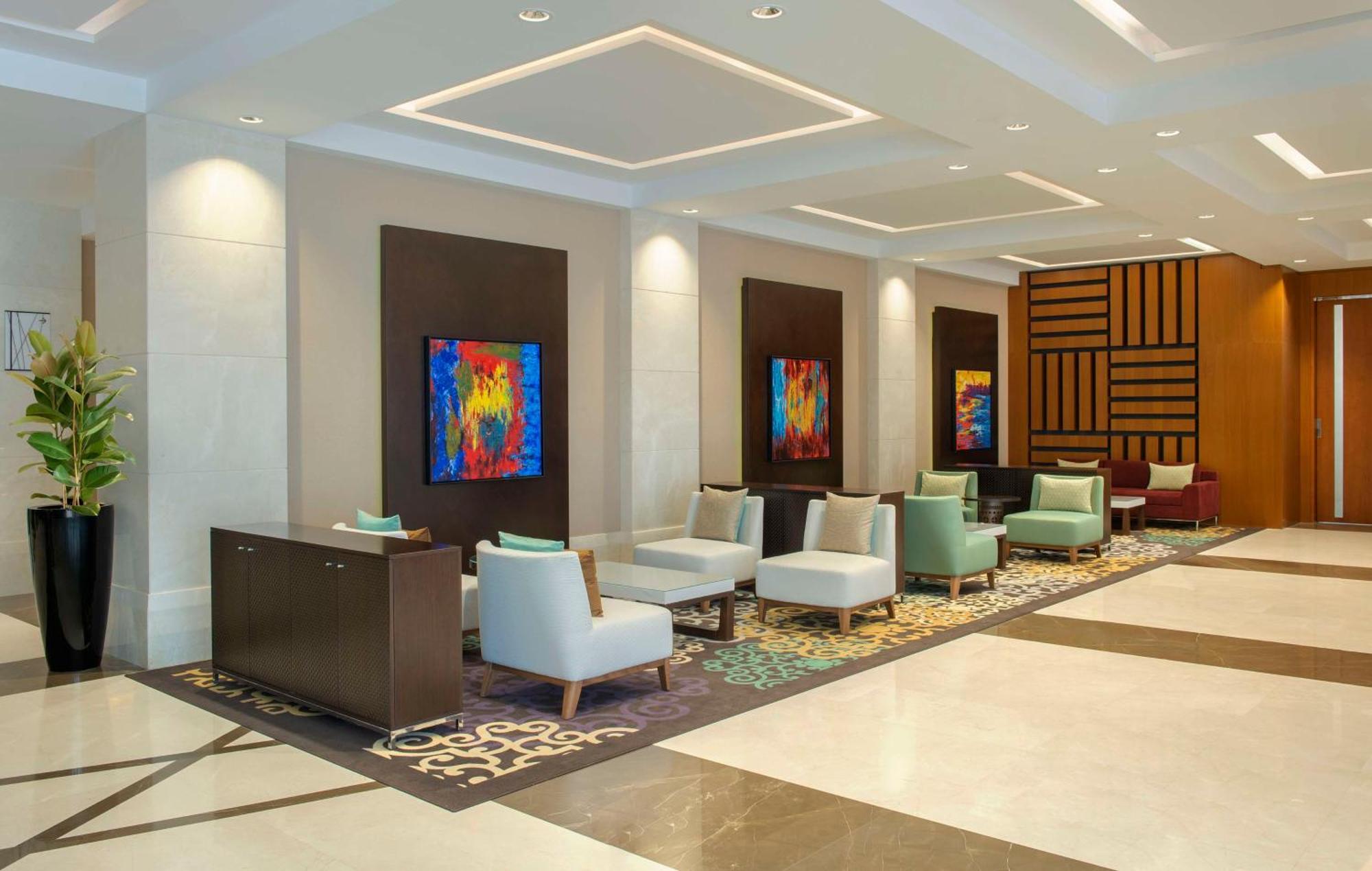 Doubletree By Hilton Doha - Al Sadd Hotel Luaran gambar Lobby