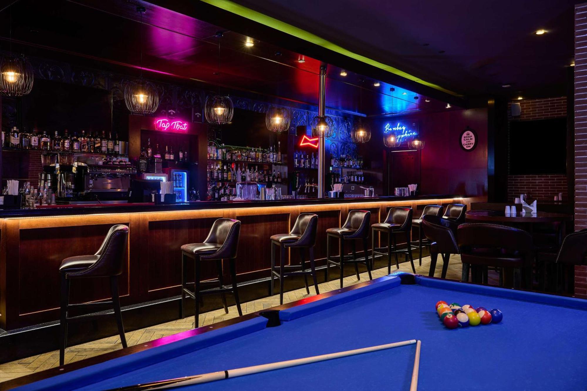 Doubletree By Hilton Doha - Al Sadd Hotel Luaran gambar The bar at the 2012 World Series of Poker