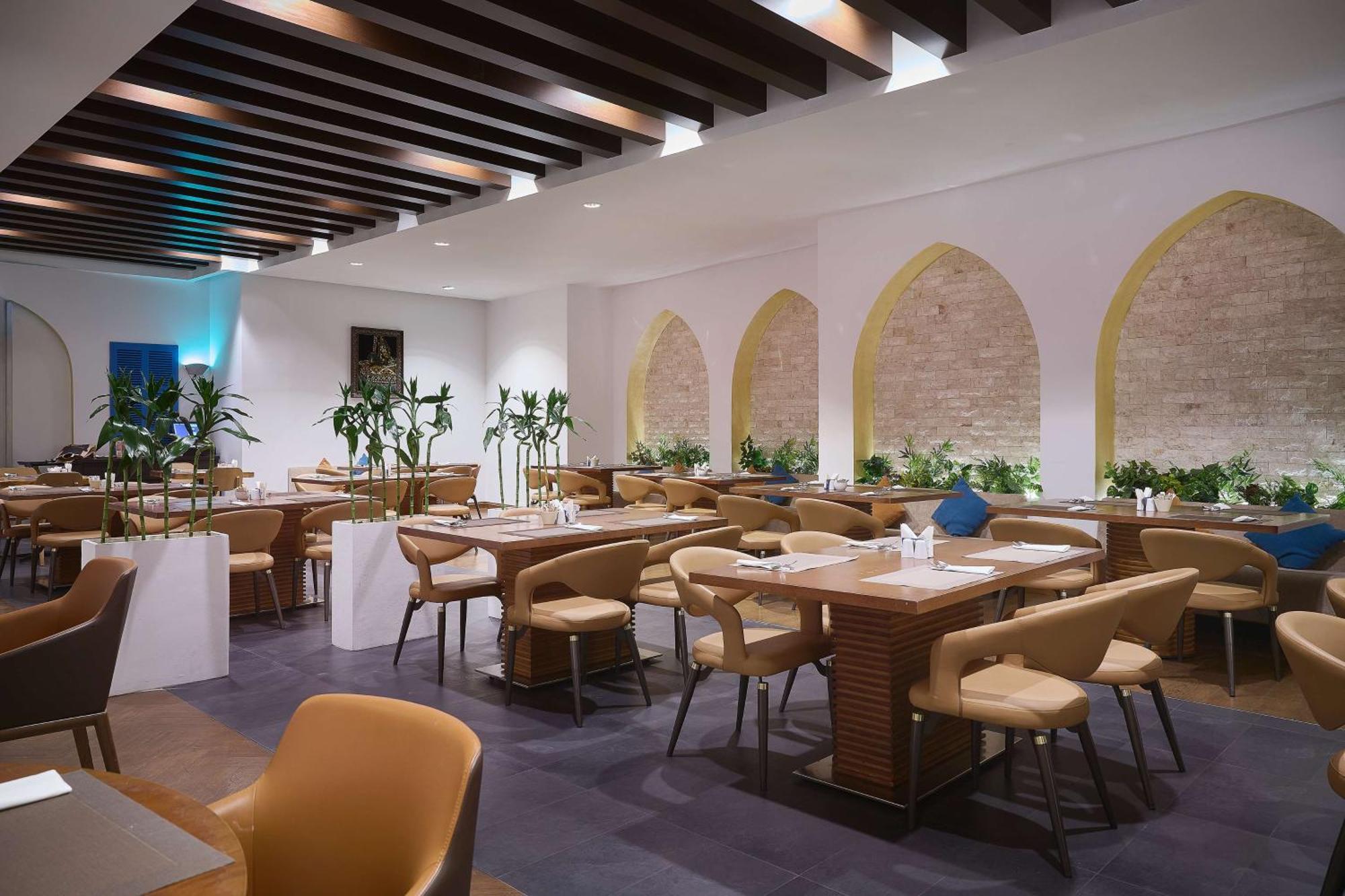Doubletree By Hilton Doha - Al Sadd Hotel Luaran gambar The restaurant