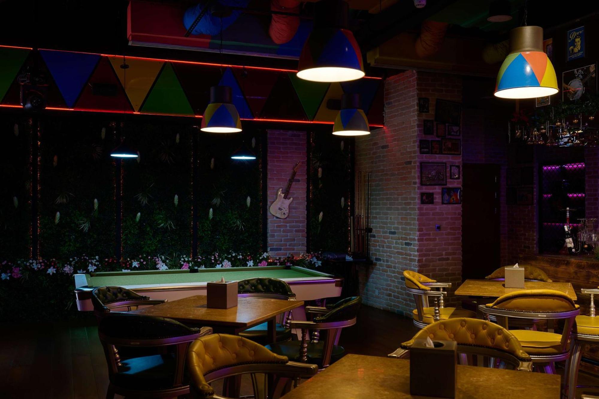 Doubletree By Hilton Doha - Al Sadd Hotel Luaran gambar The interior of a nightclub in Yerevan